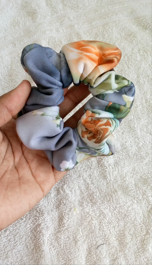 Sophie Medium Scrunchie