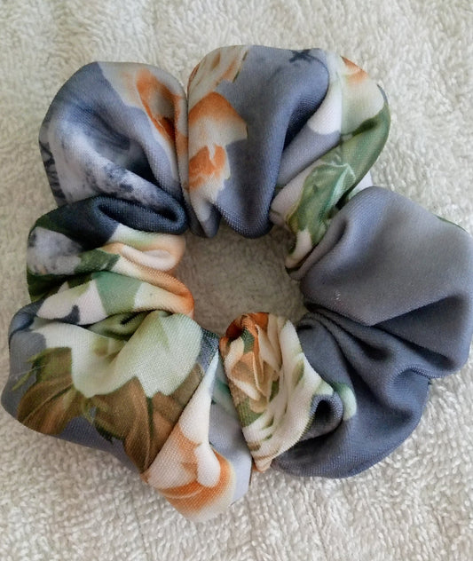Sophie Medium Scrunchie