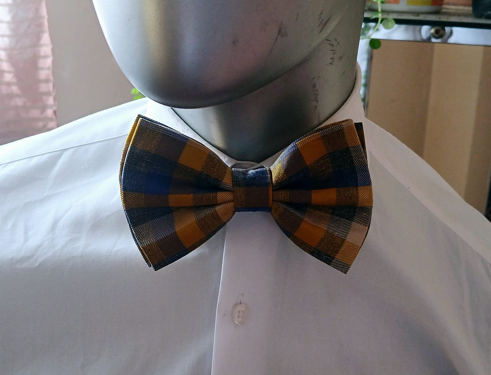 The Classic Bow Tie – A Statement in Simplicity